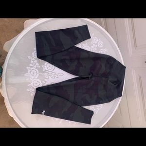 Alo camo vapor leggings